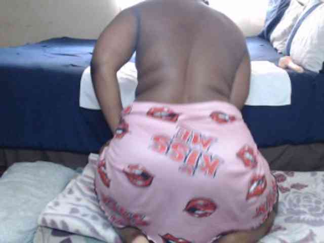 Prettybkack25 webcam