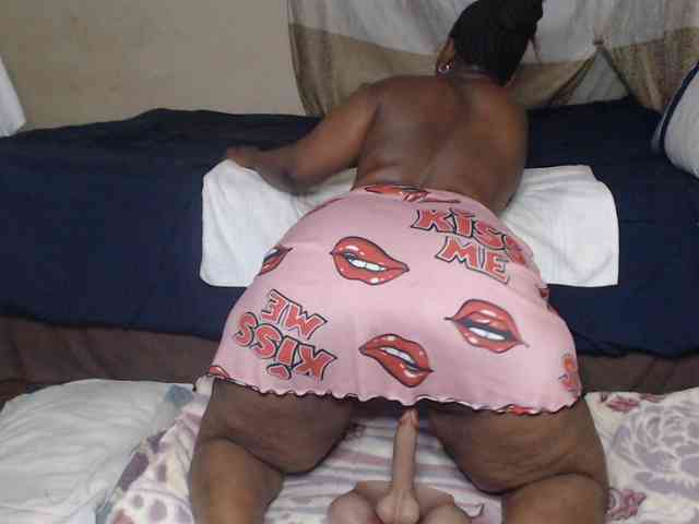 Prettybkack25 webcam