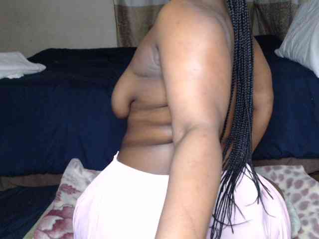 Prettybkack25 webcam