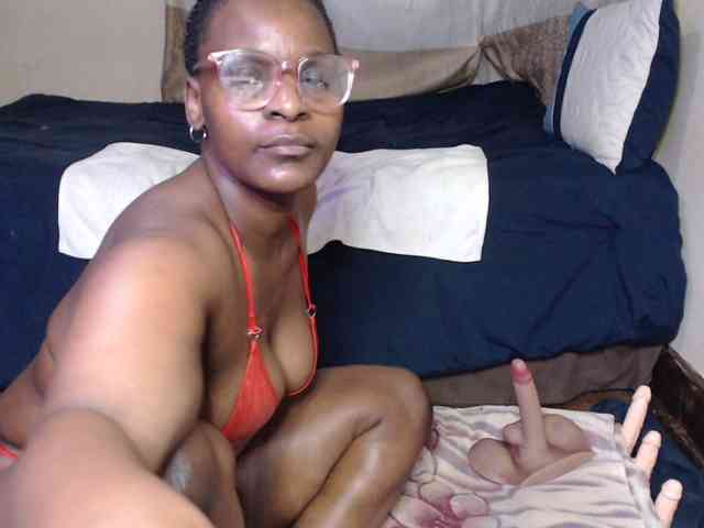 Prettybkack25 webcam