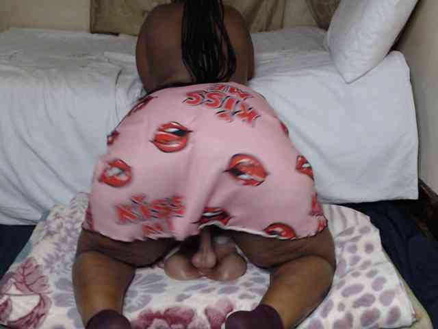 Prettybkack25 webcam