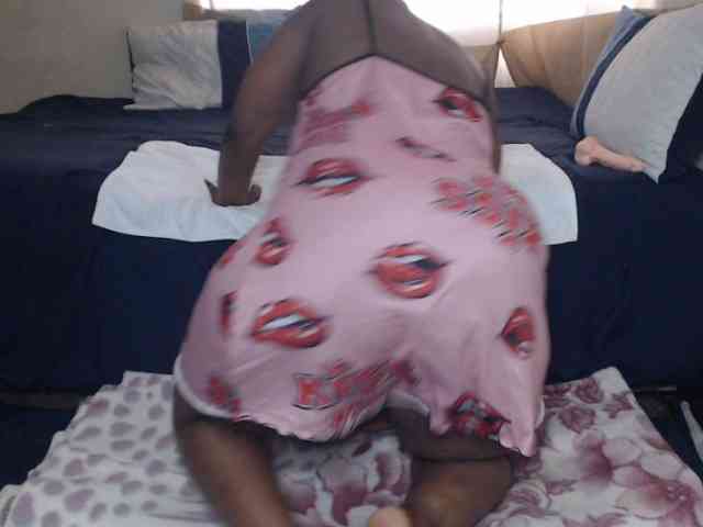 Prettybkack25 webcam