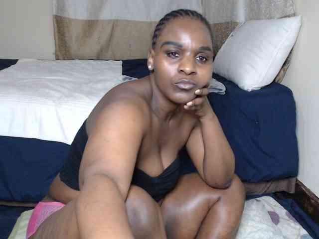 Prettybkack25 webcam