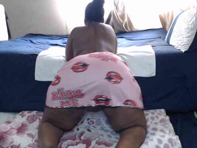 Prettybkack25 webcam