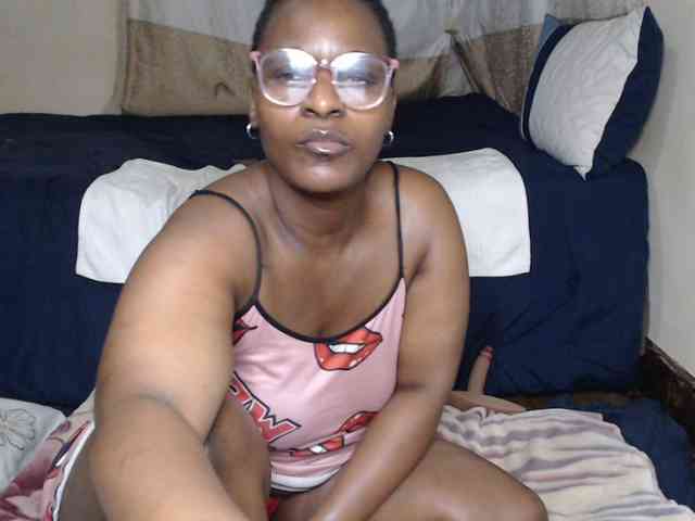 Prettybkack25 webcam