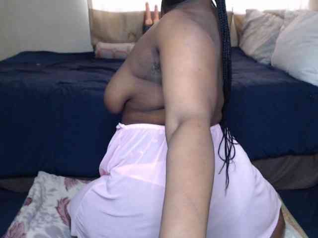 Prettybkack25 webcam