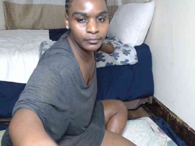 Prettybkack25 Live Webcam on BongaCams