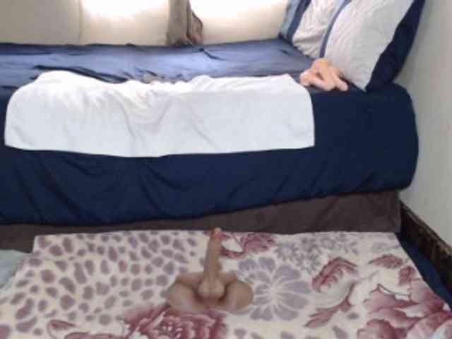 Prettybkack25 webcam