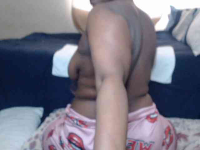 Prettybkack25 webcam