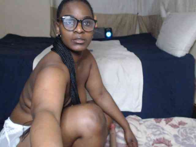 Prettybkack25 webcam