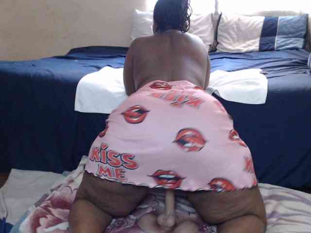 Prettybkack25 webcam