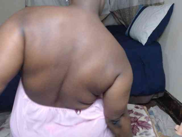 Prettybkack25 webcam