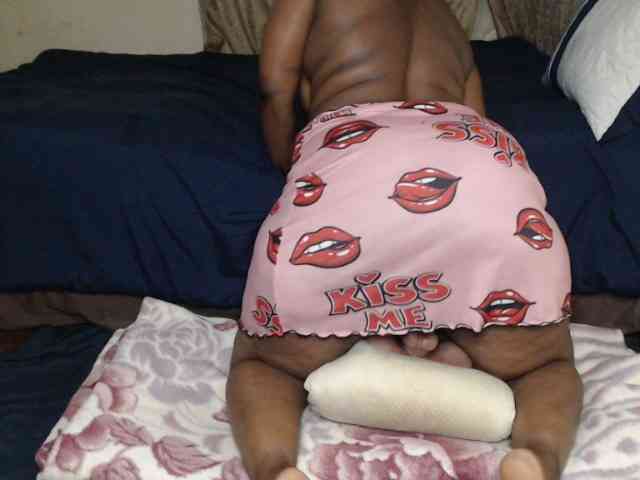 Prettybkack25 webcam