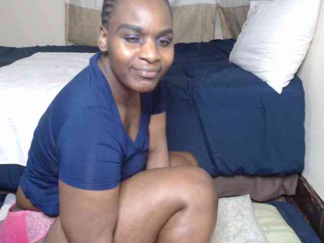 Prettybkack25 webcam