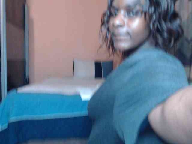 Prettybkack25 webcam