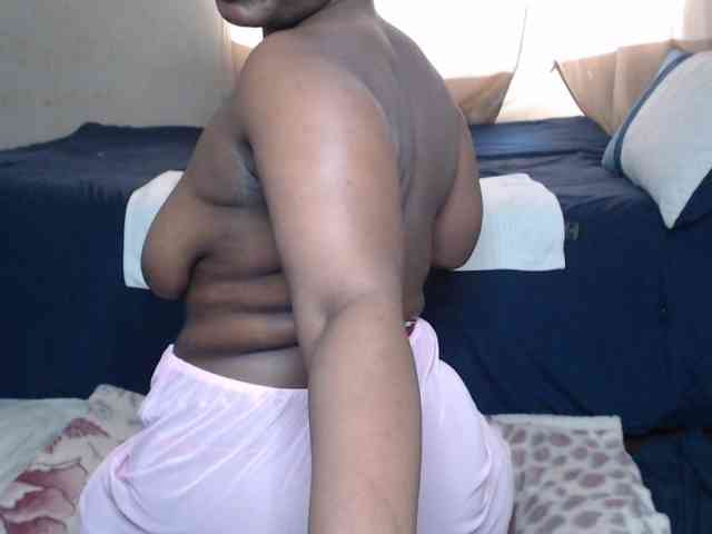 Prettybkack25 webcam