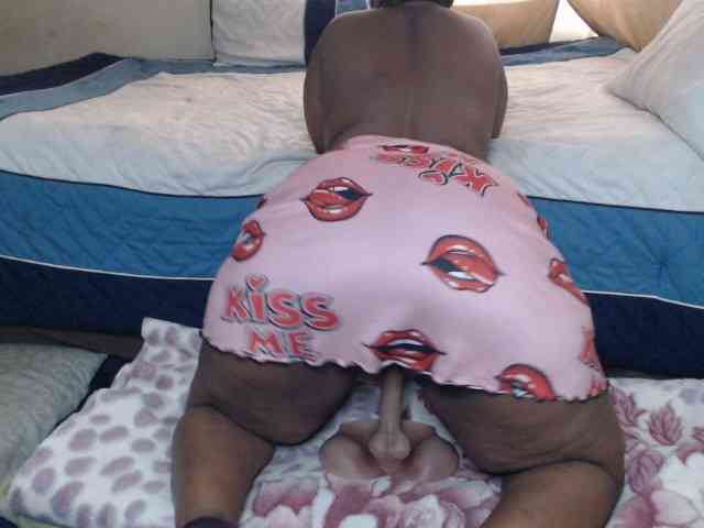 Prettybkack25 webcam