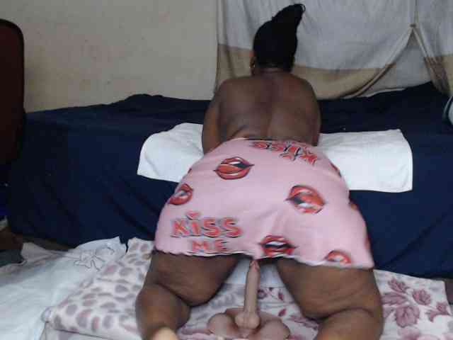 Prettybkack25 webcam