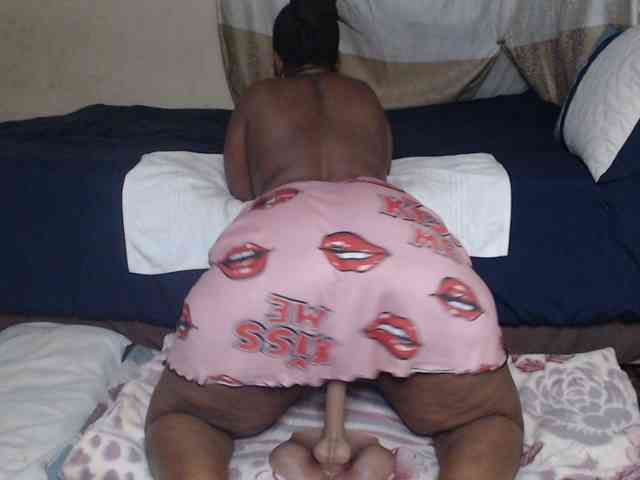 Prettybkack25 webcam