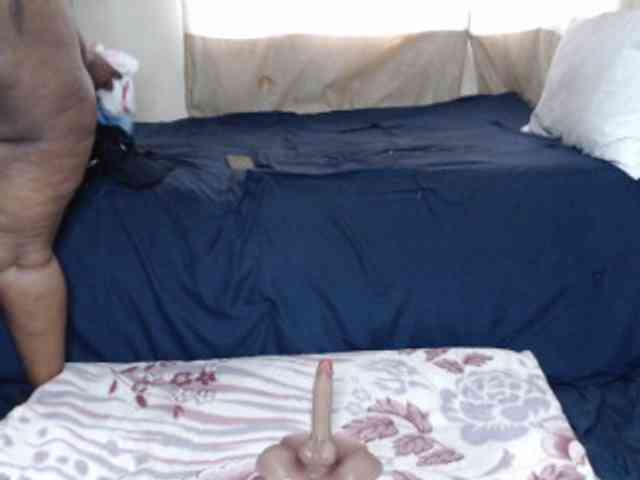 Prettybkack25 webcam