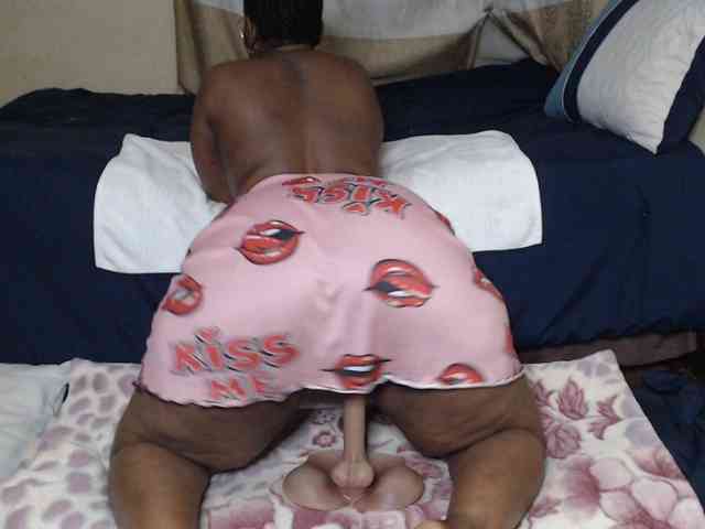 Prettybkack25 webcam