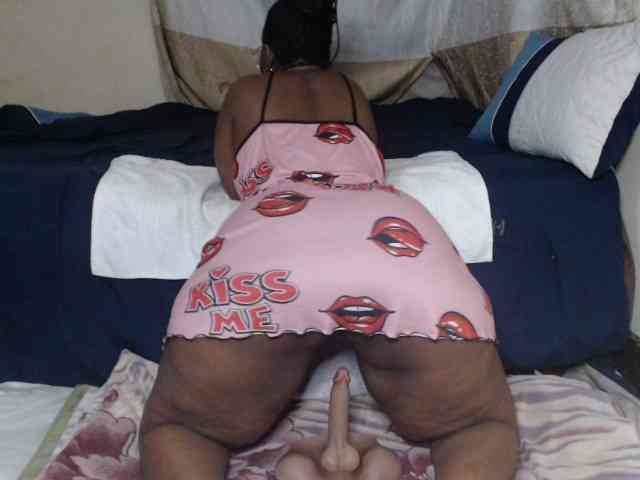 Prettybkack25 webcam