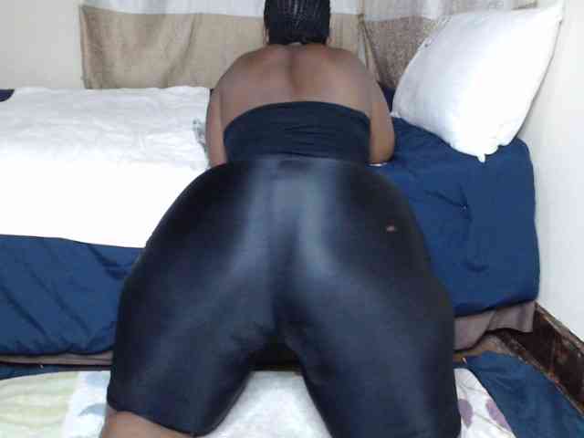 Prettybkack25 webcam
