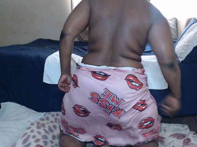 Prettybkack25 webcam