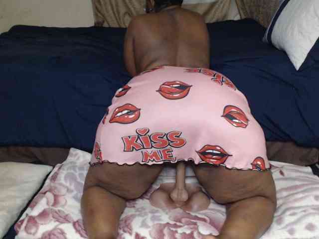 Prettybkack25 webcam