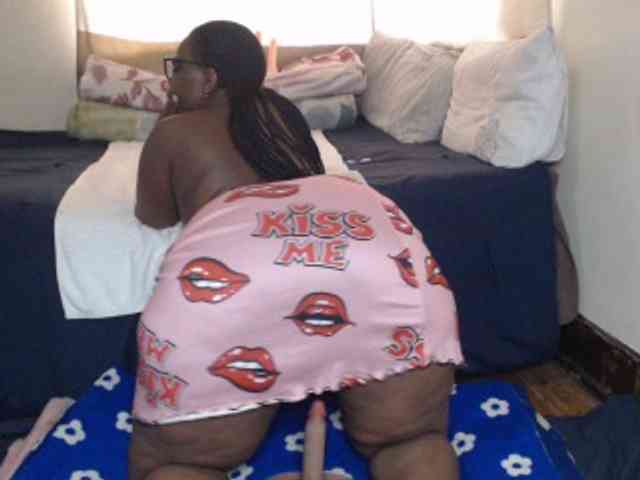Prettybkack25 webcam