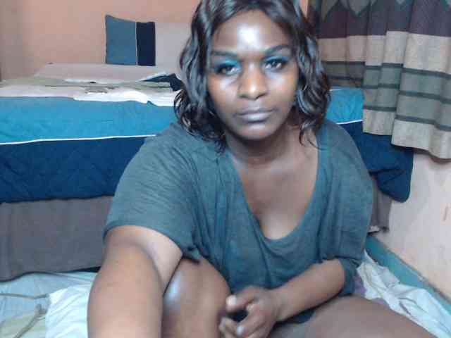 Prettybkack25 webcam
