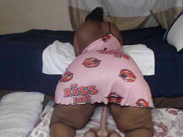 Prettybkack25 webcam