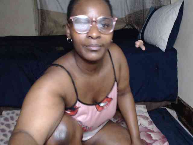 Prettybkack25 webcam