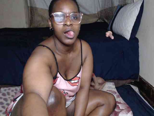 Prettybkack25 webcam