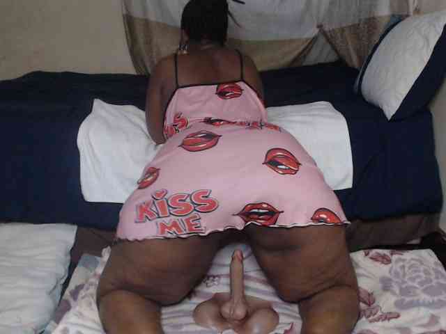 Prettybkack25 webcam