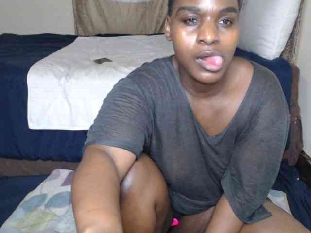 Prettybkack25 webcam