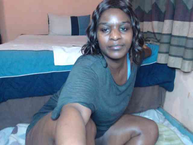 Prettybkack25 webcam