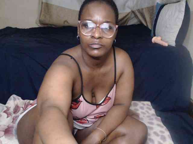 Prettybkack25 webcam