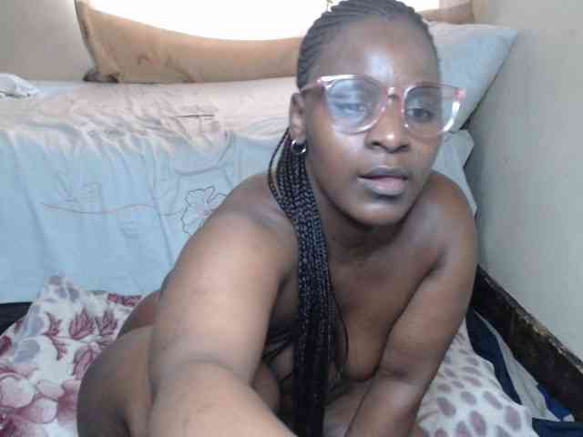 Prettybkack25 webcam