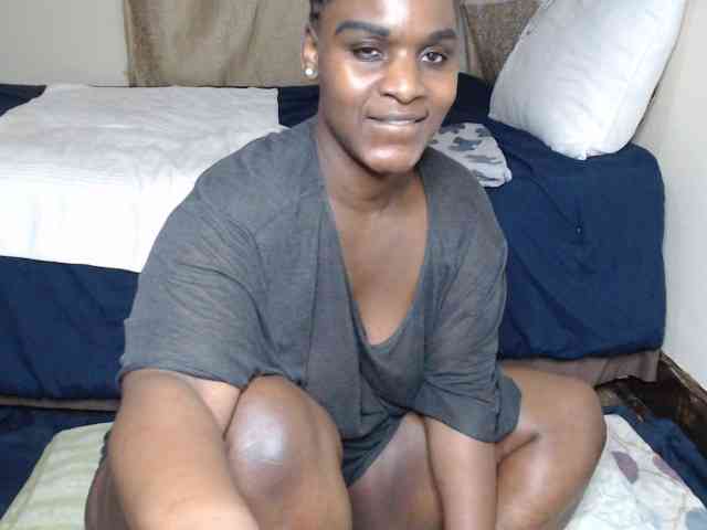 Prettybkack25 webcam