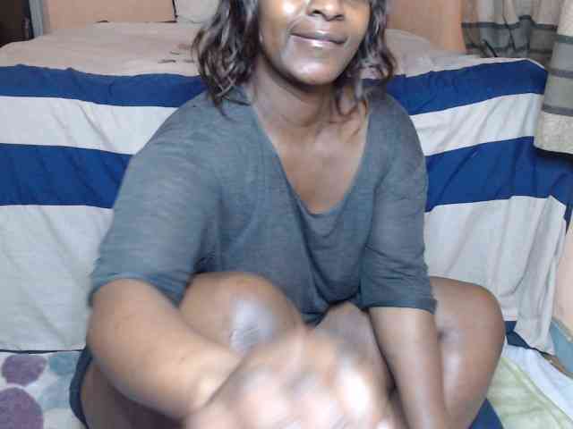 Prettybkack25 webcam