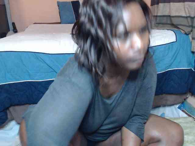 Prettybkack25 webcam