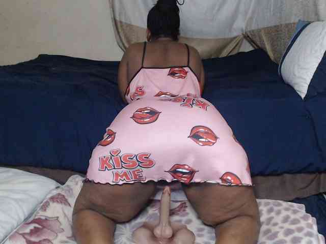 Prettybkack25 Live Webcam on BongaCams