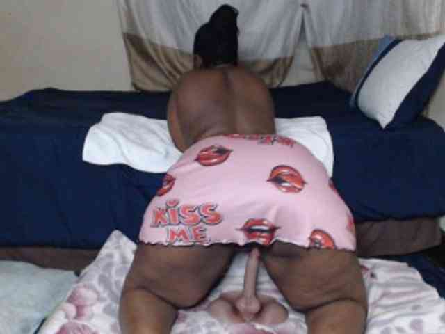 Prettybkack25 webcam