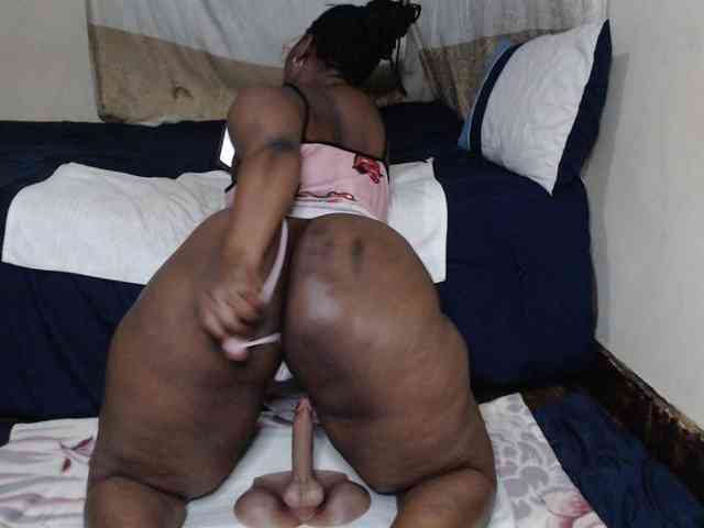 Prettybkack25 webcam