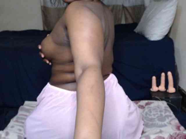 Prettybkack25 webcam