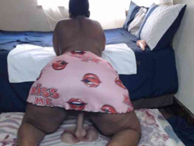 Prettybkack25 webcam