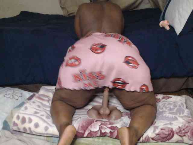 Prettybkack25 webcam