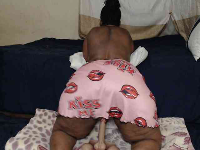 Prettybkack25 webcam