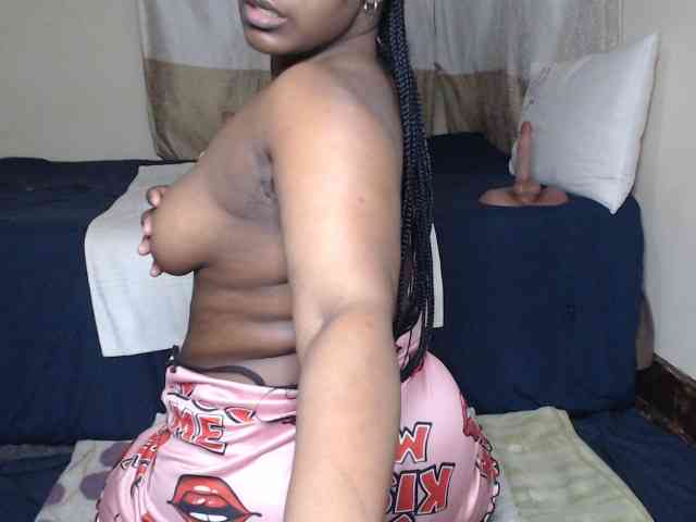 Prettybkack25 webcam